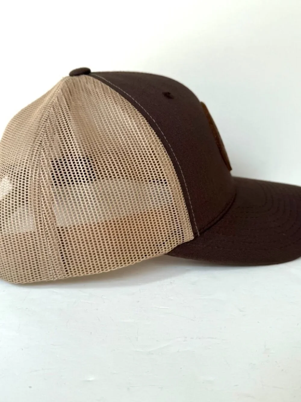 Vtg Yupoong The Great Lakes State Trucker Hat Mesh Snapback Leather Patch Khaki